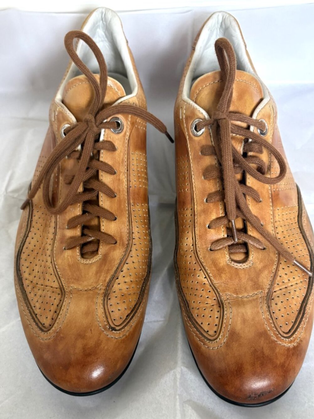VINTAGE SANTONI LEATHER COGNAC WITH RICH TONAL VARIATION LACE UP SIZE: 10